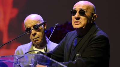 Mazhar Alanson'dan Özkan Uğur'a veda: Ele güne karşı yapayalnız böyle de olmaz ki