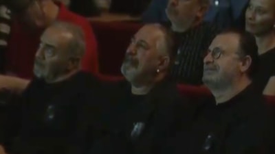 Özkan Uğur'un cenaze törenine katılan Cem Yılmaz gözyaşlarını tutamadı