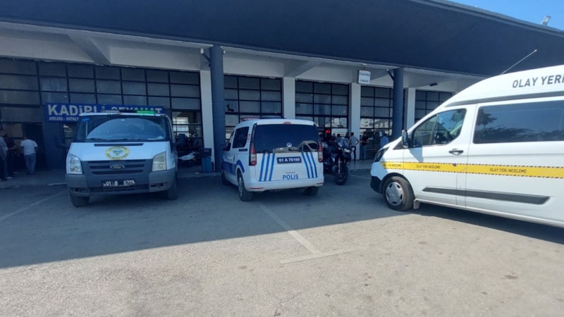 Adana'da bir kişi kahvede okey oynadığı sırada öldürüldü