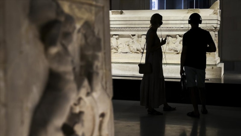 Osman Aşkın Bak açıkladı! Gençlere ücretsiz Müzekart GNS verilecek