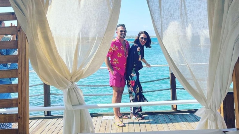 Zuhal Topal, eşiyle tatilde