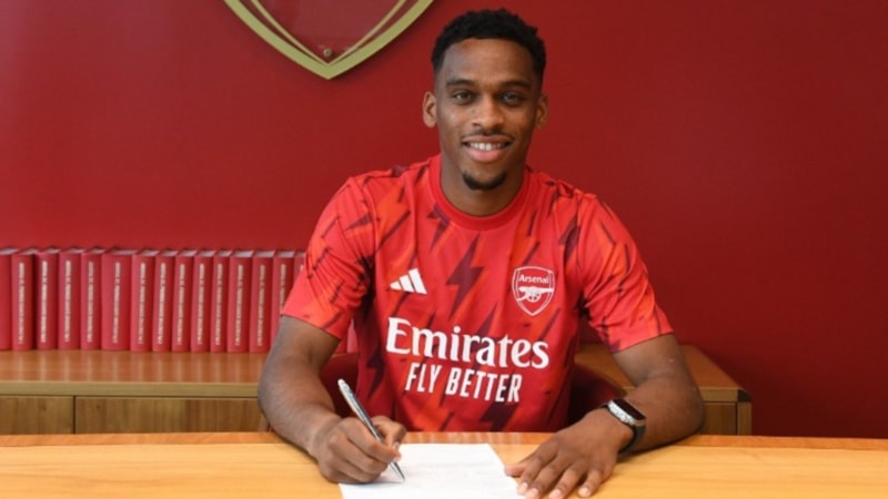 Arsenal, Jurrien Timber transferini açıkladı