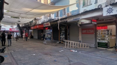 İzmir'de klima montajı yaparken akıma kapılan işçi hayatını kaybetti