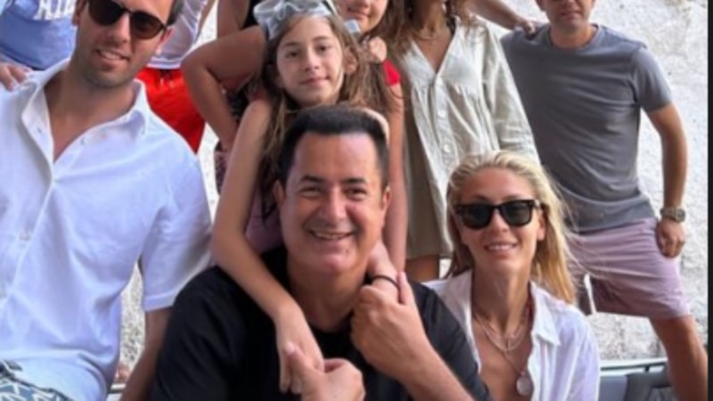 Melisa Ilıcalı ve Ayça Çağla Altunkaya'dan samimi pozlar