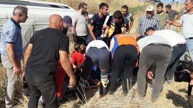 Adıyaman'da işçi taşıyan minibüs kaza yaptı: 5 kişi yaralandı