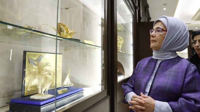 Emine Erdoğan, BAE'de Kadınlar Genel Birliği’ni ziyaret etti