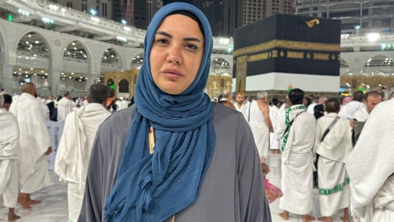 Fulya Öztürk'ten Umre ziyaretine gelen yorumlara tepki: Kötü kalpliler Allah size akıl vicdan versin