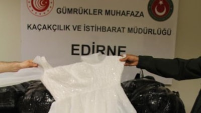 Kapıkule'de 2 milyon TL değerinde kaçak gelinlik yakalandı