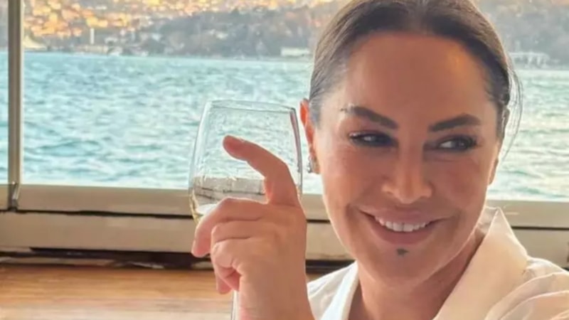 Hülya Avşar, Uzi'ye sert yaptı