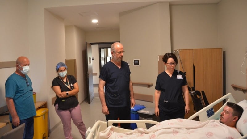 Bursa'da piknikte döktüğü mangal jeli ikinci derecede yanık oluşturdu: 3 ameliyat geçirdi