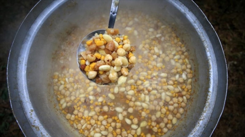 AŞURE DUASI: Aşure yaparken hangi dua okunur? 10 defa okuyup üfleyin...