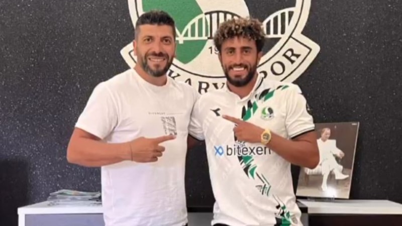 Sakaryaspor, Bilal Başacıkoğlu'nu kadrosuna kattı