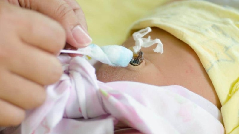 Bebeğin göbek bağının cami ve okul bahçesi gibi yerlere gömülmesi doğru mudur?