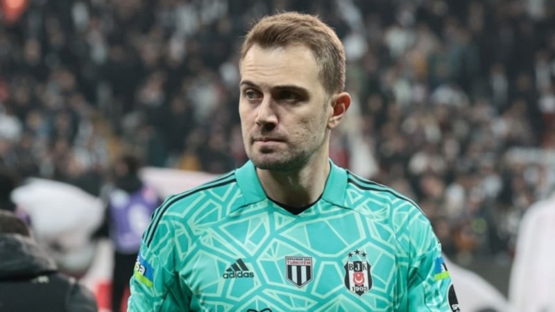 Beşiktaş'ta Mert Günok'un sözleşmesi uzatıldı