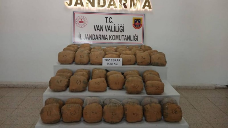 Van'da uyuşturucu operasyonu: 139 kilo esrar ele geçirildi