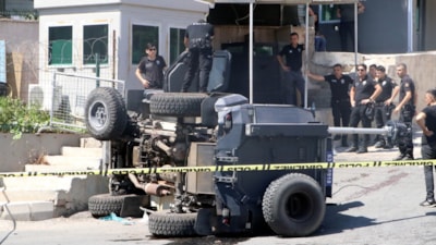 Şanlıurfa'da zırhlı polis aracı devrildi: 1 şehit