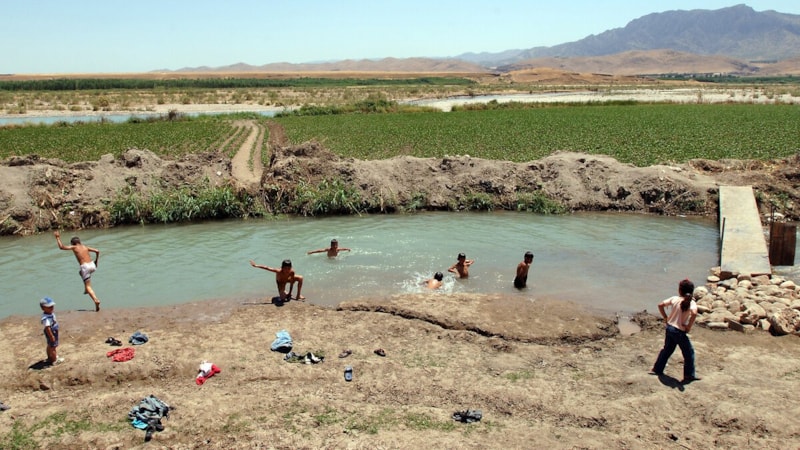 Kerkük'te sıcak havalardan dolayı 12 saate kadar elektrik kesintisi yaşanıyor