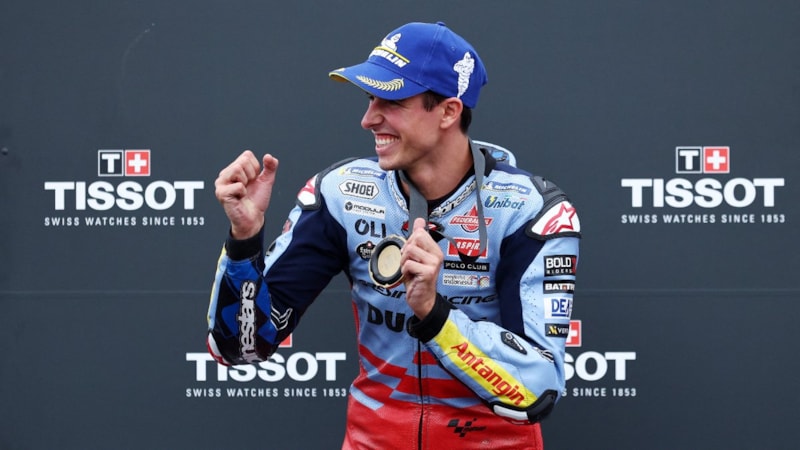 MotoGP'nin Büyük Britanya etabında Alex Marquez, sprint yarışında ilk kez birinci oldu