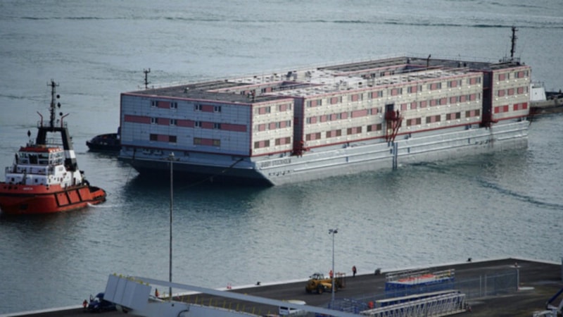 İngiltere göçmenleri yüzen hapishane Bibby Stockholm'e yerleştiriyor