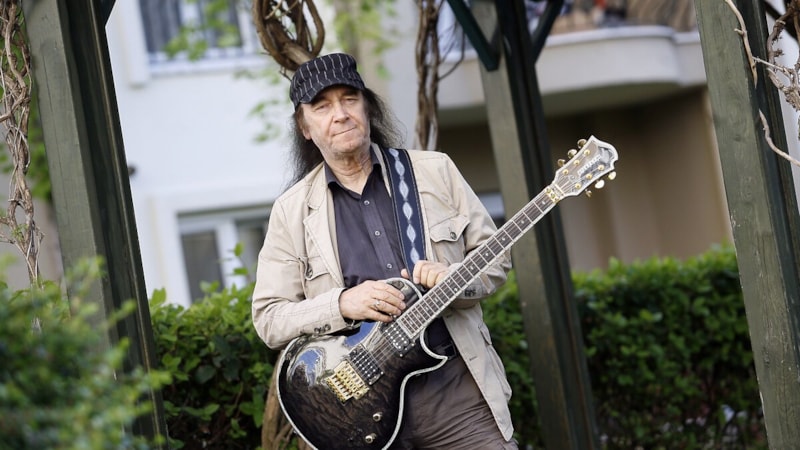 Erkin Koray hayatını kaybetti