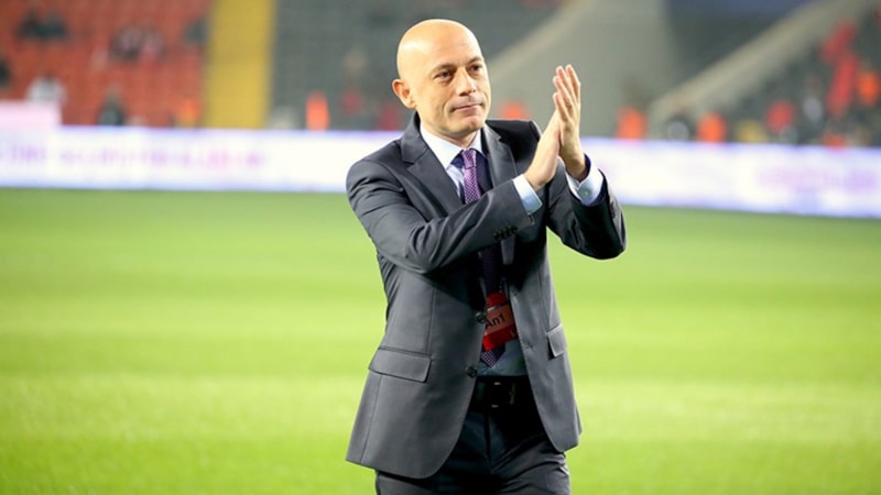 Cüneyt Çakır, MHK Başkanı oldu! İşte o ülke...