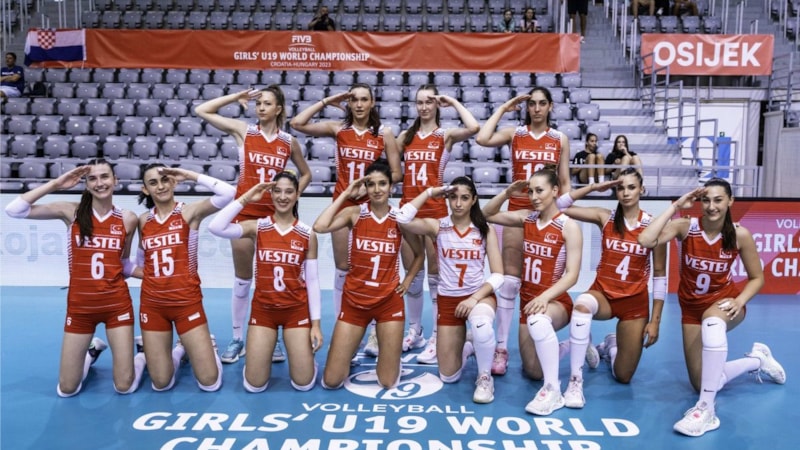 Voleybol 19 Yaş Altı Kız Milli Takımı, Dünya Şampiyonası'nda yarı finalde