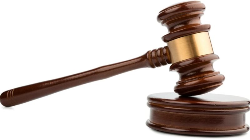 Mahkemeden emsal karar: Korona aşısı olmadığı için kovulan genc işe iade edildi