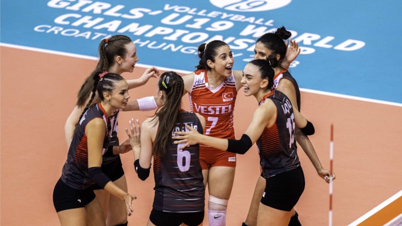 Voleybol 19 Yaş Altı Kız Milli Takımı, Dünya Şampiyonası'nda finalde