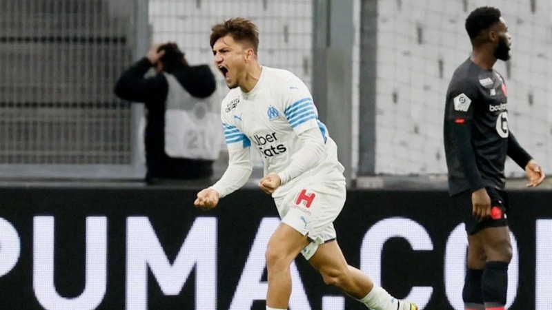 Cengiz Ünder düğümü çözülüyor! Fenerbahçe için İstanbul'a gelecek