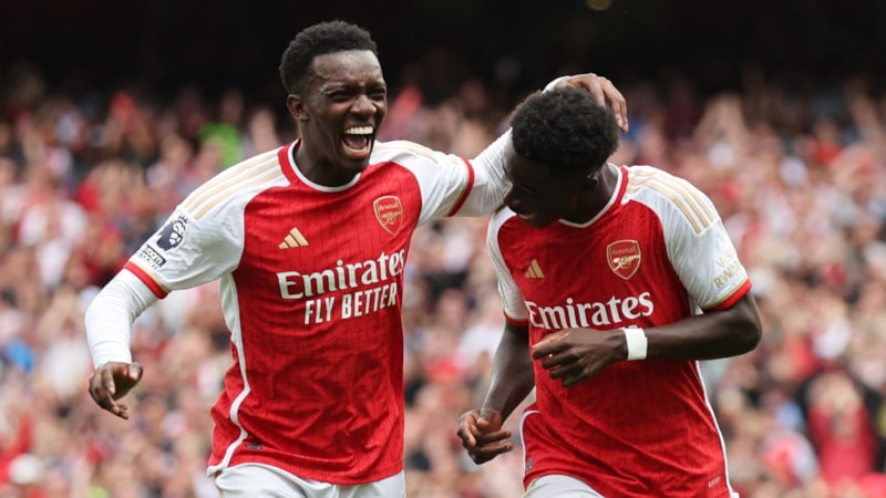 Arsenal, Nottingham Forest'ı iki golle geçti