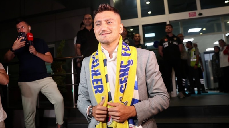 Cengiz Ünder: Fenerbahçe'yi şampiyon yapmak en büyük hedeflerimden biri