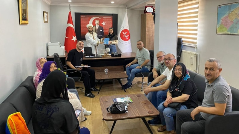 Filipinli genç kız Müslüman oldu