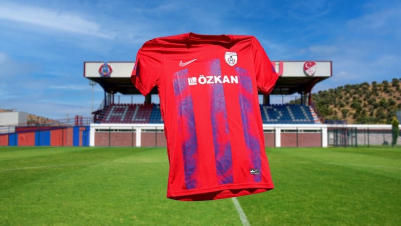 Altınordu, Mustafa Kemal Atatürk silüetli formasını tanıttı