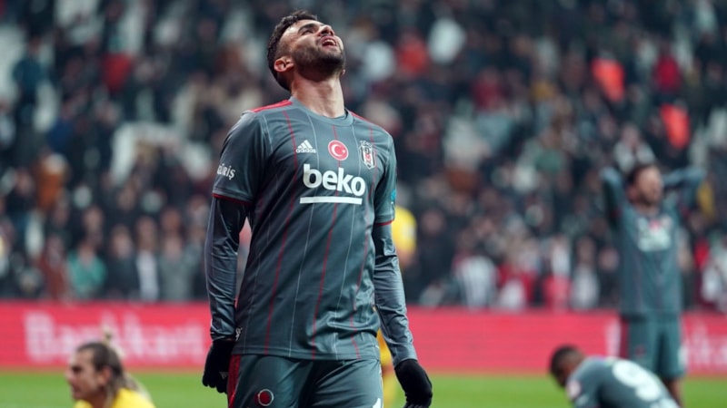 Rachid Ghezzal'a kötü haber! Ailesi trafik kazası geçirdi