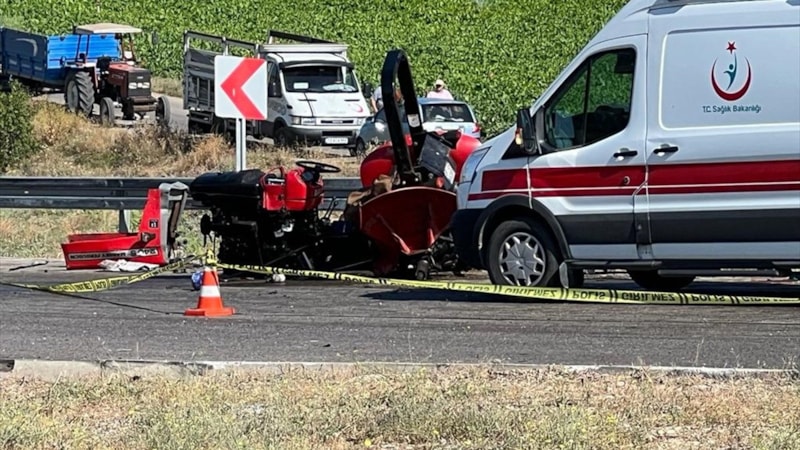 Sivas'ta tır ve traktör çarpıştı: 1 ölü