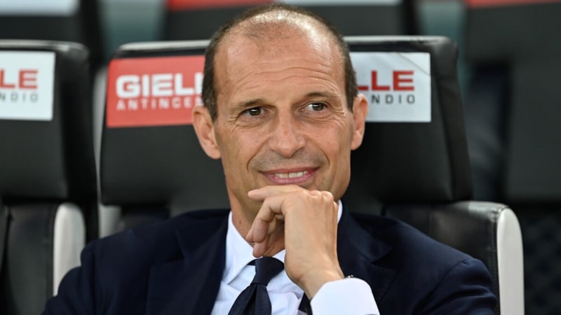 Allegri, Kenan Yıldız'ın saçına taktı