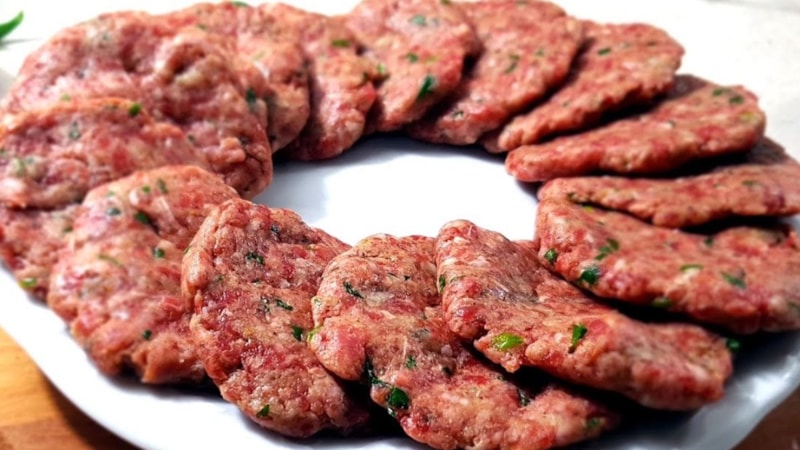Köfte harcına 1 kaşık ekleyin, daha dışarıda yemezsiniz!