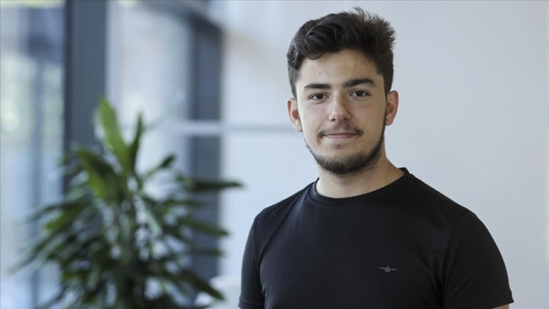 YKS Arapça Dil Testi'nde Türkiye birincisi Furkan, yüzde yüz bursla ilahiyata yerleşti