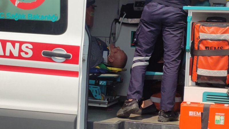 İstanbul'daki trafik kazasında yaralanan eşini bir an olsun yalnız bırakmadı