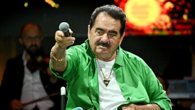 İbrahim Tatlıses izlediği diziye kayıtsız kalmadı: 'Aşık olasım geldi...'