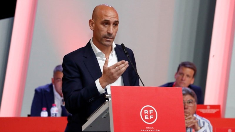 İspanya Futbol Federasyonu Başkanı Luis Rubiales istifa etmedi