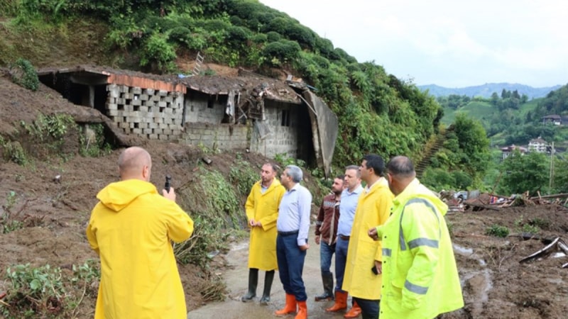Rize'yi sel vurdu: Heyelan sonrası hasar tespit çalışmaları