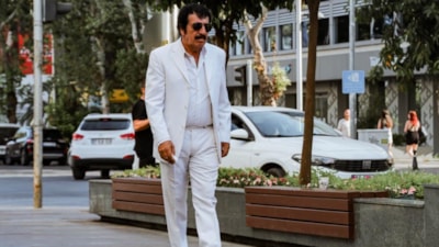 Antalyalının Müslüm Gürses'e olan benzerliği şaşırtıyor