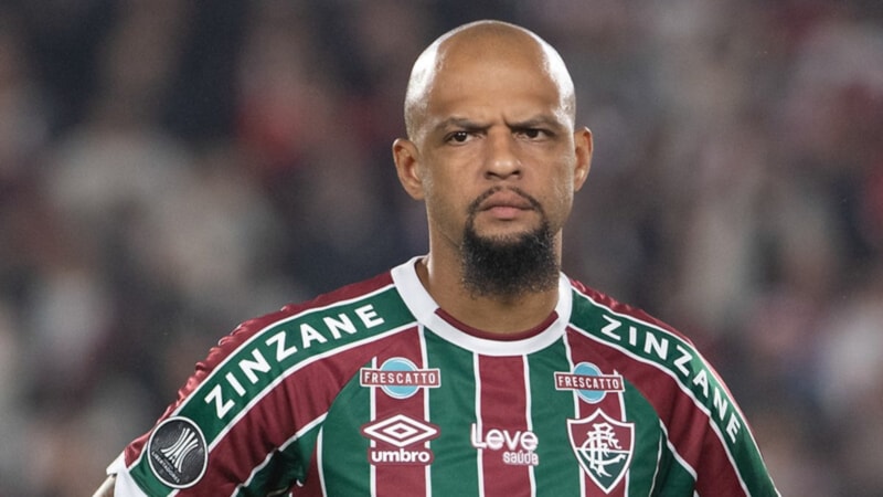 Felipe Melo, tavuk taklidi yaptığı için para cezası aldı