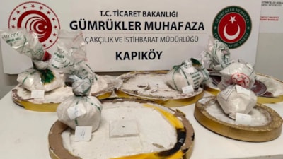 Van'da duvar saati içinde uyuşturucu bulundu