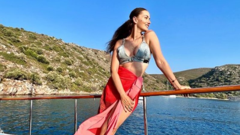 Fahriye Evcen tatile doyamadı