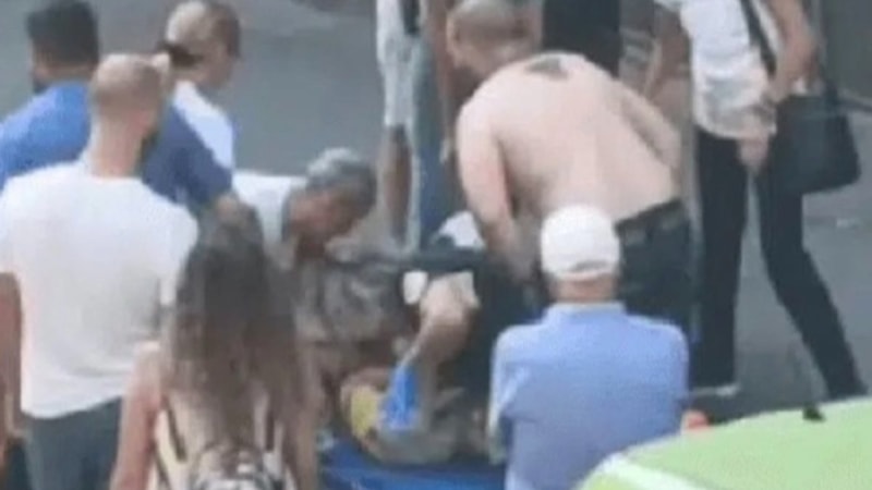 İtalya'da mucize kurtuluş: Beşinci kattan düşen çocuğu havada yakaladı