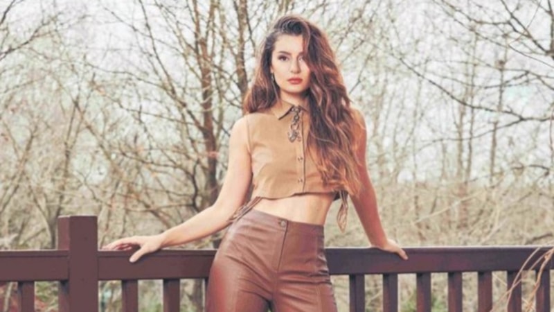 Şarkıcı Atiye'den hamilelik pozu