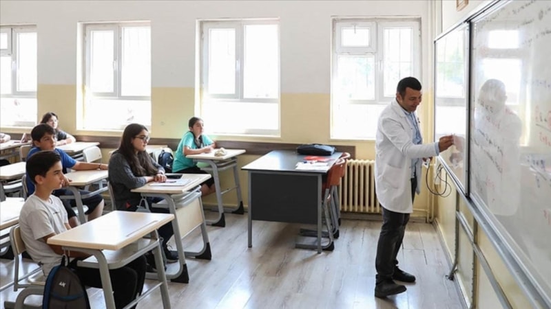 MEB duyurdu: Öğretmenlerin ikinci yer değiştirme sonuçları açıklandı