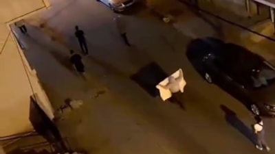 İstanbul'da PKK sloganı atan grup pankart açarak yürüyüş yaptı